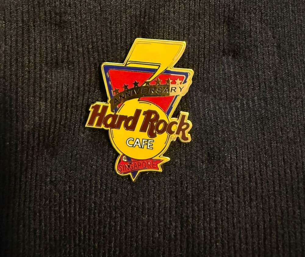 Hard Rock Cafe Singapore Collector Pin